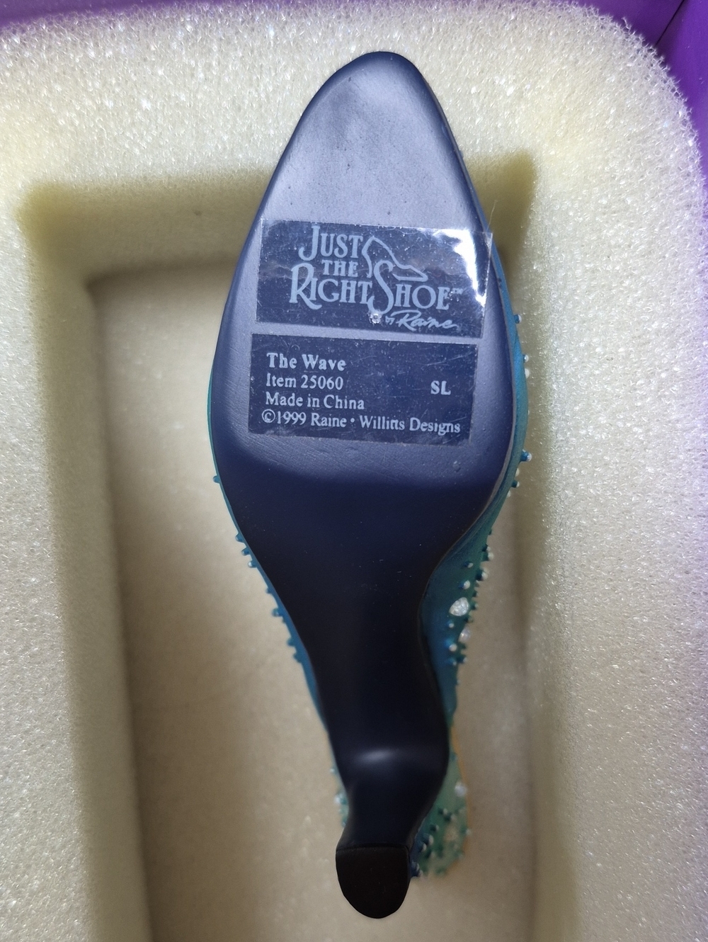 Just the Right Shoe® by Raine "WAVE" (Circa 1998) - Picture 11 of 12